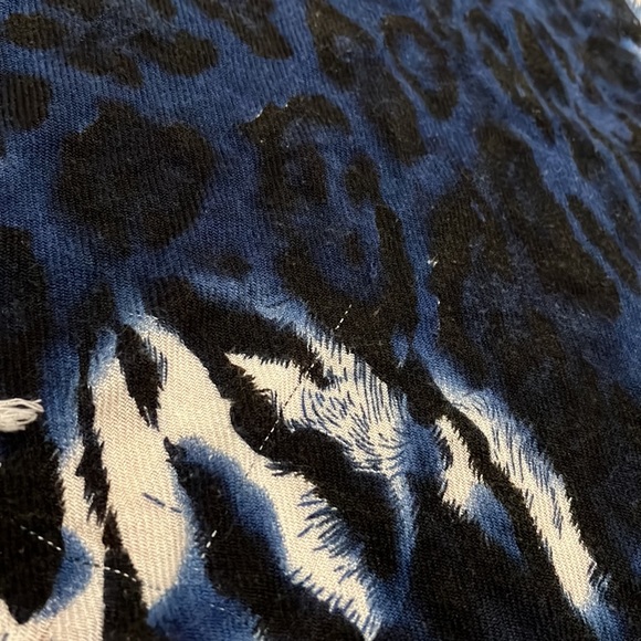 Animal Print Hijab Scarf - Picture 7 of 7